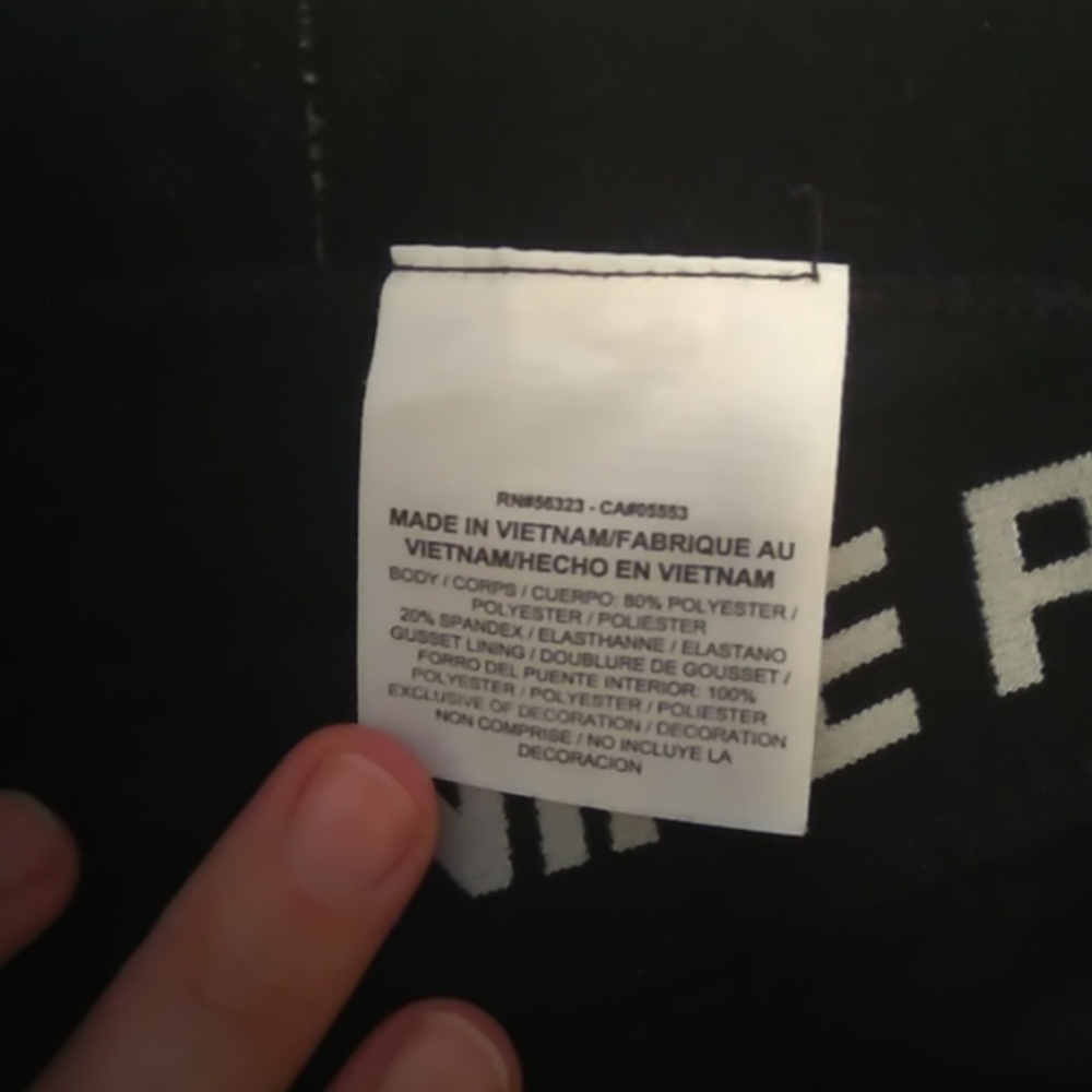 CLEARANCE! Nike workout shorts - Picture 4 of 4